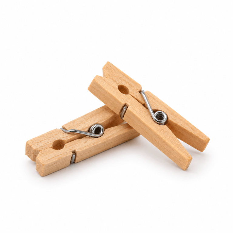 Pin — CLOTH CLIPWOOD — 0361K6570